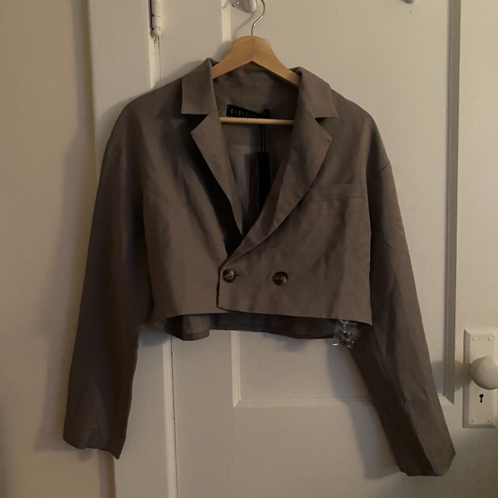Lioness crop grey blazer